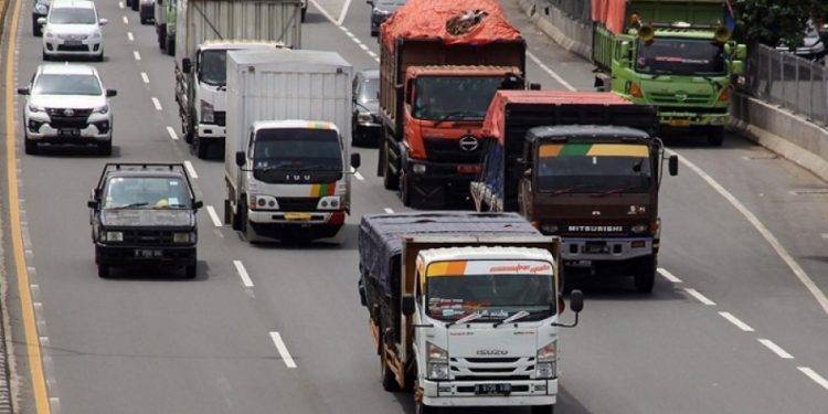 Dishub Pekanbaru Pasang Rambu Larangan Masuk Kota Bagi Truk Tonase Besar