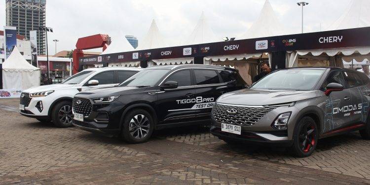 Ramai Peminat, Jajaran Mobil Chery Tak Henti Lalu-lalang di Area Test Drive IIMS 2023
