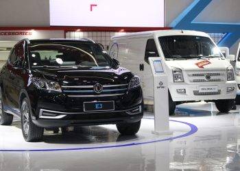 Pelan Tapi Pasti, Presiden Jokowi Ajak Industri Otomotif Geser Ke Era Elektrifikasi