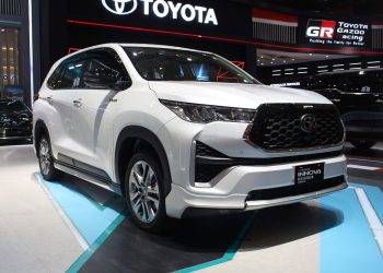 Perdana, Toyota Kijang Innova Zenix Hybrid Resmi Di Ekspor