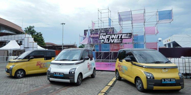 Wuling Air ev Jadi Shuttle Car Pengisi Acara Infinite Live di IIMS 2023