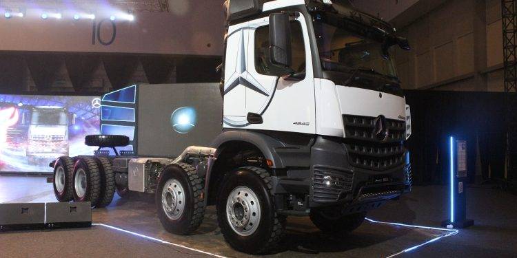 Profil Truk Mercedes-Benz Arocs 4845K 8×4 Euro 5