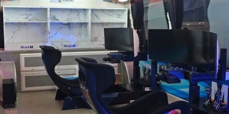 Karoseri Laksana Buat Bus Tingkat Dengan Simulator F1 di Kabin