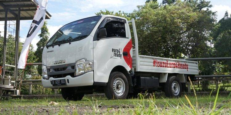 Berkat Daya Angkutnya, Isuzu Traga Jadi Partner Bisnis Peternak Lobster Milenial