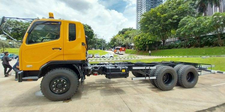 Mitsubishi Fuso Tambah 2 Varian Truk Baru FN 62 FR Minning dan FN 61 FL Super Long Trip