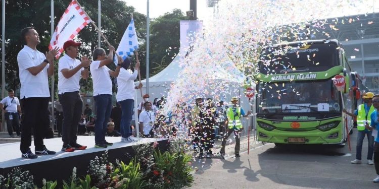 Kerahkan 64 Bus, Pertamina Berangkatkan 3.000 Orang Mudik Gratis