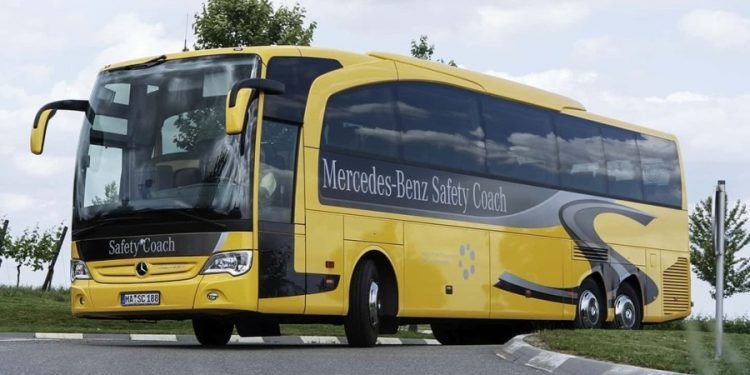 DCVI Siagakan Layanan 24 Jam Untuk Bus Mercedes-Benz Selama Mudik
