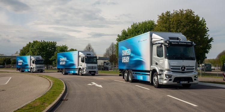 Tiga Truk Listrik Mercedes-Benz eActros Mulai Roadshow Ke 5 Negara di Eropa