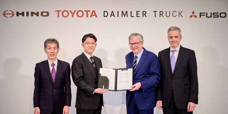 Daimler, Toyota, Fuso dan Hino Jalin Kolaborasi, Perkuat Bisnis Kendaraan Komersial Berskala Global