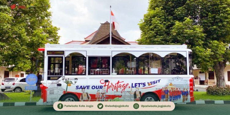 Wisata Keliling Jogja Naik Bus Sambil Belajar Sejarah