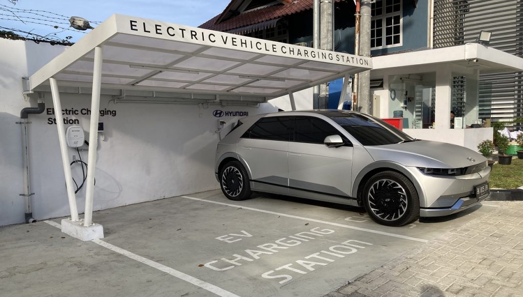 Charging Station Hyundai Yos Sudarso