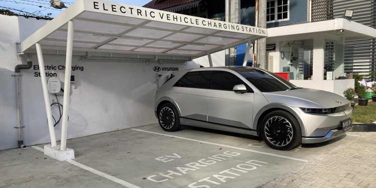 Charging Station Hyundai Yos Sudarso