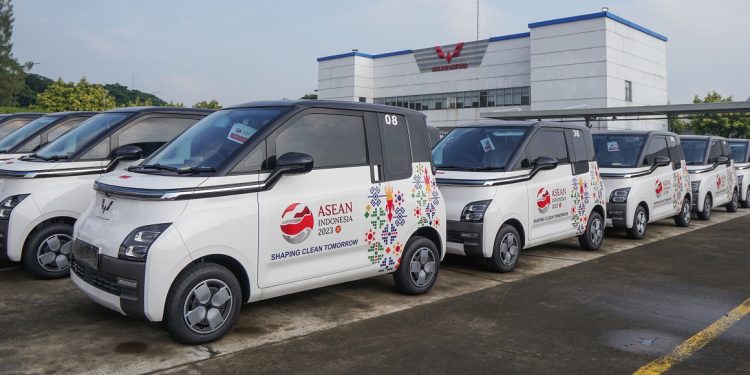 Wuling Air ev Resmi Jadi Official Car Partner KTT ASEAN 2023