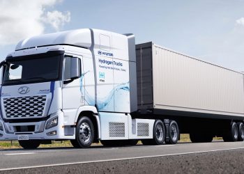 Truk Hyundai XCient Fuel Cell 6×4 Tractor Head Resmi Dipasarkan di AS