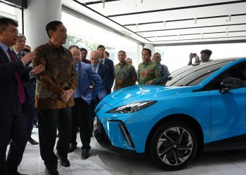Luhut Sebut MG4 EV Bisa Kuasai Pasar Mobil Listrik di Indonesia
