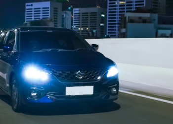 Kunci Berkendara di Malam Hari, Selalu Waspada Kondisi Jalan