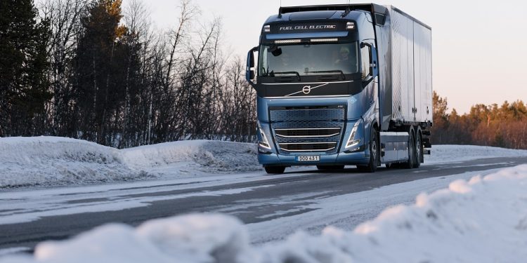 Volvo Uji Coba Truk Listrik Dengan Hidrogen di Suhu Extrem