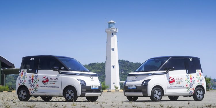 Jadi Kendaraan Official KTT Asean 2023, Wuling Air ev Pakai Livery Khusus
