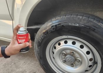 Wealthy Silicone Spray, Jaga Ban Mobil dan Motor Tetap Hitam