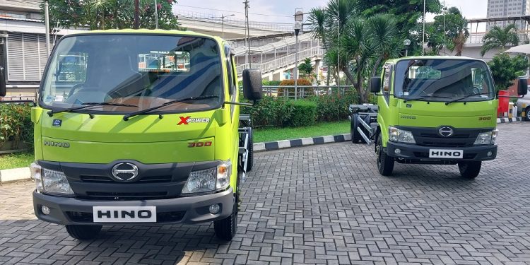 Hino Jadi Kendaraan Niaga Pertama yang Raih Sertifikasi TKDN