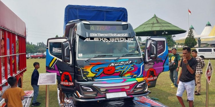 Baru Keluar Diler, Truk Asal Kupang Langsung Ikut Kontes Modifikasi di Parjo 2023