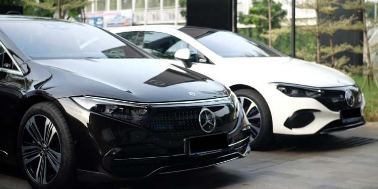 Mercedes-Benz Adakan Star Luxury Experience, Pengunjung Diajak Tes Drive Mobil Listrik