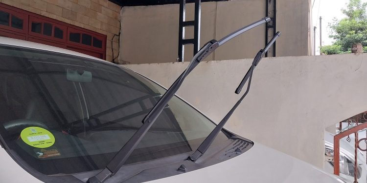 Awas!, Wiper Mobil Diangkat Saat Parkir Justru Lebih Cepat Rusak