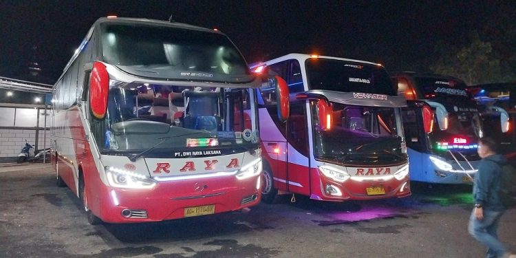 Merasakan Naik Bus PO Raya Kelas Super Top, Kursi Lebar dan Nyaman