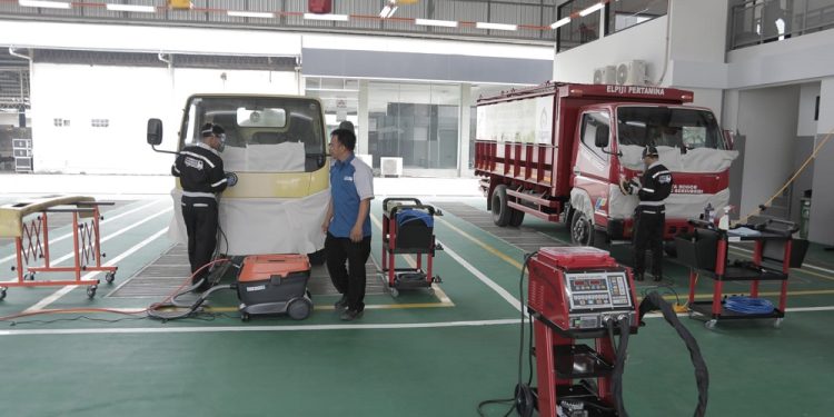 Pertama di Indonesia, Mitsubishi Fuso Buka Layanan Perbaikan Kabin dan Sasis di Tangerang
