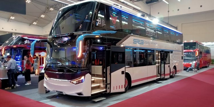 Karoseri Laksana Luncurkan Bus Legacy SR3 Double Decker Dan Tourista ...