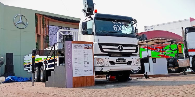 DCVI Rilis 2 Truk Mercedes-Benz Baru, Actros 4063S dan Axor 2528R 5700 M-Cab