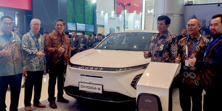 Chery Kenalkan Omoda 5 EV di GIIAS Surabaya 2023