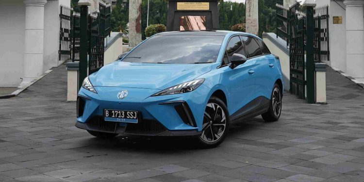 MG 4 EV Jamah Pasar Surabaya, Hadirkan Program Garansi 5 Tahun Tanpa Batasan KM