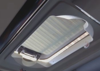 Tak Hanya Ada di Mobil, PO Pesona juga Punya Panoramic Sunroof