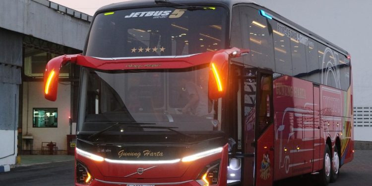 PO Gunung Harta Rilis Dua Jetbus 5 dari Karoseri Adiputro, Pakai Sasis Volvo dan Hino