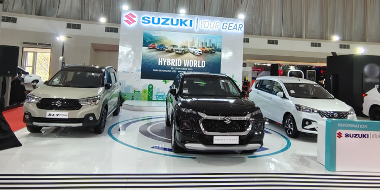 Jajaran Kendaraan Hybrid Suzuki Mejeng di GIIAS Semarang 2023