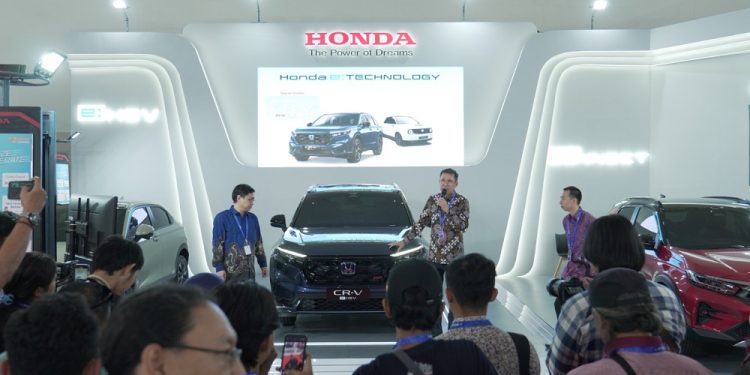 Honda Tampilkan CR-V RS Hybrid di GIIAS 2023