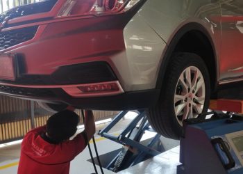 Tak Hanya Bengkel Resmi, di Fast n Frugal Juga Bisa Flushing Oli Matic Mobil Wuling