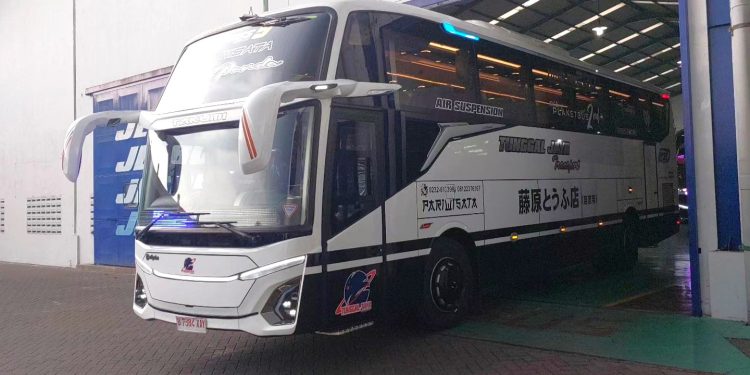 Keren, Bus Baru PO Tunggal Jaya Pakai Livery Ikonik Takumi Initial D