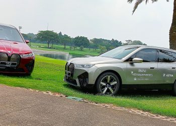BMW Astra Serahkan 15 Unit BMW iX Sebagai Official Car BNI Indonesian Masters 2023