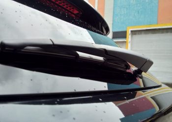 Jangan Anggap Remeh, Sepenting Ini Peran Wiper Kaca Belakang Pada Mobil