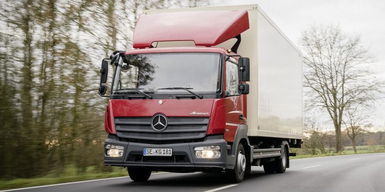 Popularitas Truk Mercedes-Benz Atego Selama 25 Tahun, Fitur Keselamatan Jadi Prioritas