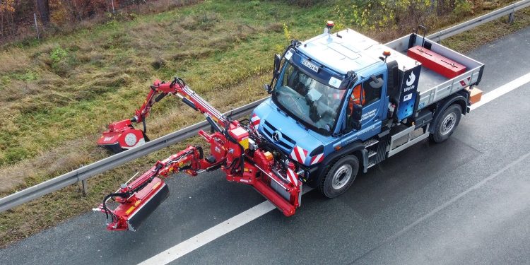 Mercedes-Benz Unimog Mulai Uji Penggunaan Mesin Pembakaran Hidrogen