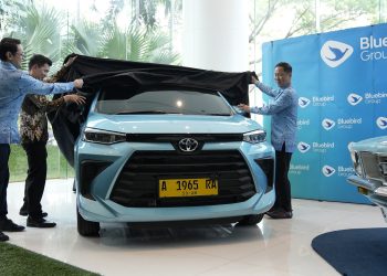 BlueBird Luncurkan Armada Taksi Baru Toyota Transmover, Lebih Nyaman dan Modern