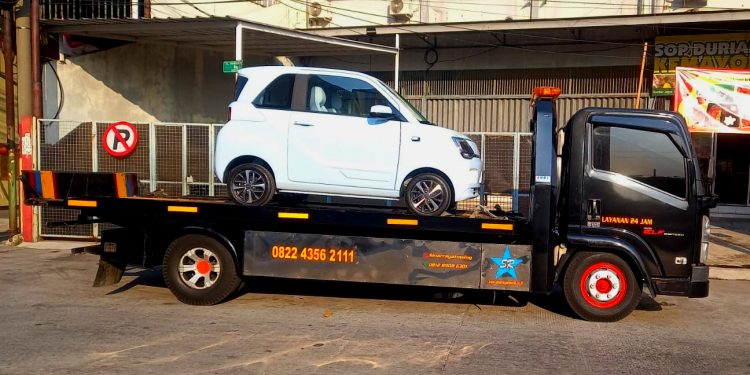 Truk Flatbed Diklaim Jadi Pilihan Tepat Untuk Derek Kendaraan Listrik