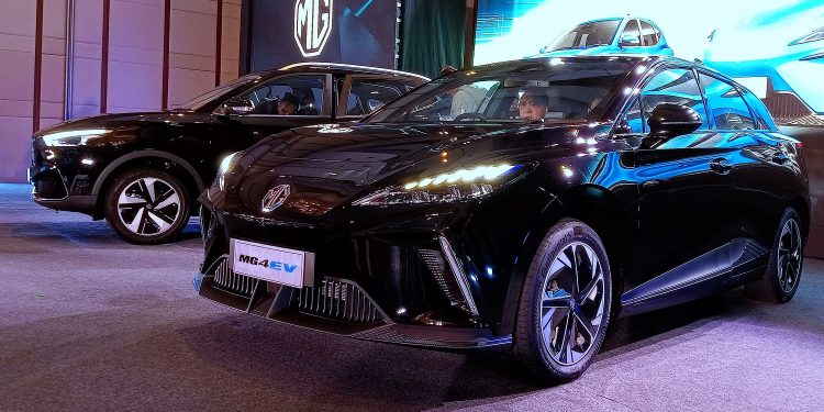 Resmi Produksi Lokal, Harga MG 4 EV dan MG ZS EV Mulai Rp400 Jutaan