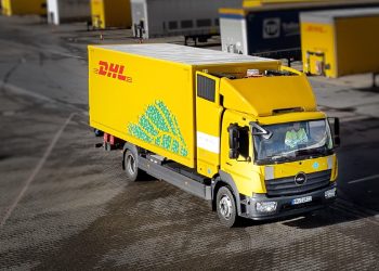 DHL Uji Truk Mercedes-Benz Atego Bertenaga Hidrogen