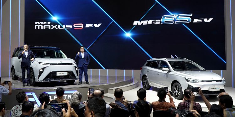 MG Maxus 9 dan MG ES EV Meluncur di IIMS 2024