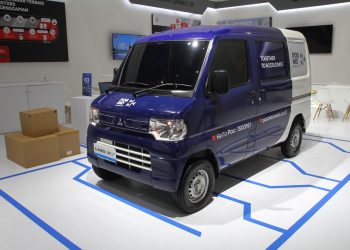 Mitsubishi Umumkan Penjualan Blind Van L100 EV di Indonesia