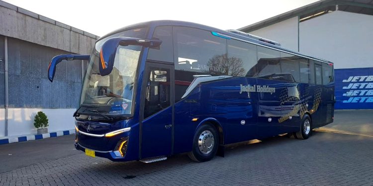 DCVI Kerahkan Bengkel Siaga Bus dan Truk Mercedes-Benz 24 Jam di 12 Titik Jalur Mudik